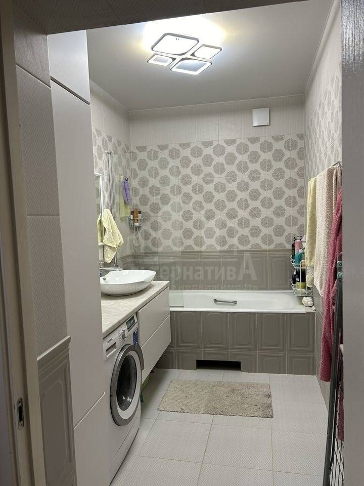 photo_5208548351174367534_y