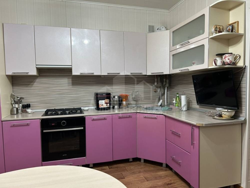 photo_5208548351174367535_y