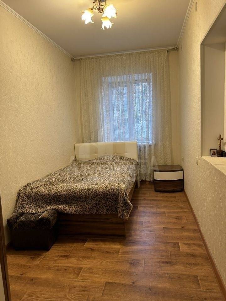 photo_5208548351174367525_y