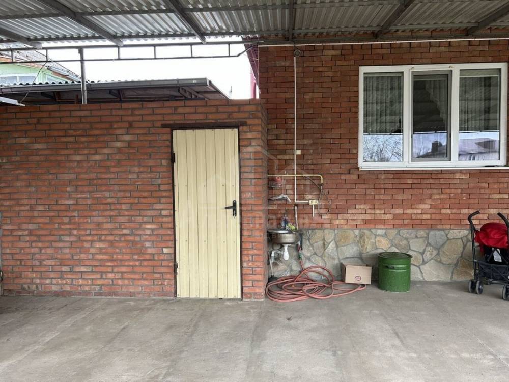 photo_5208548351174367526_y