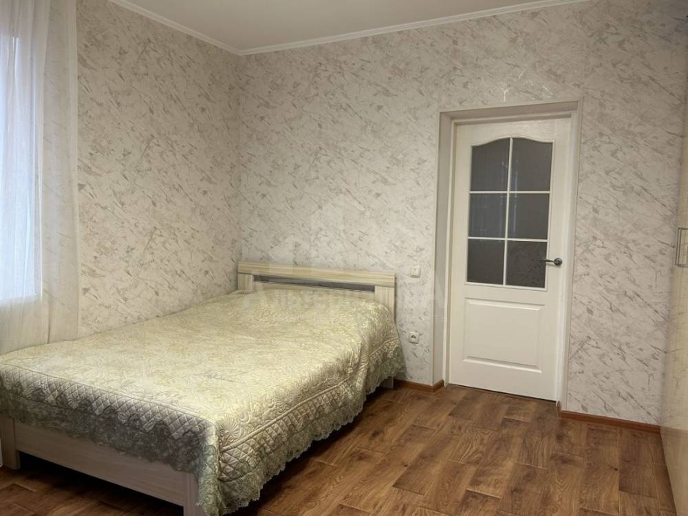 photo_5208548351174367528_y