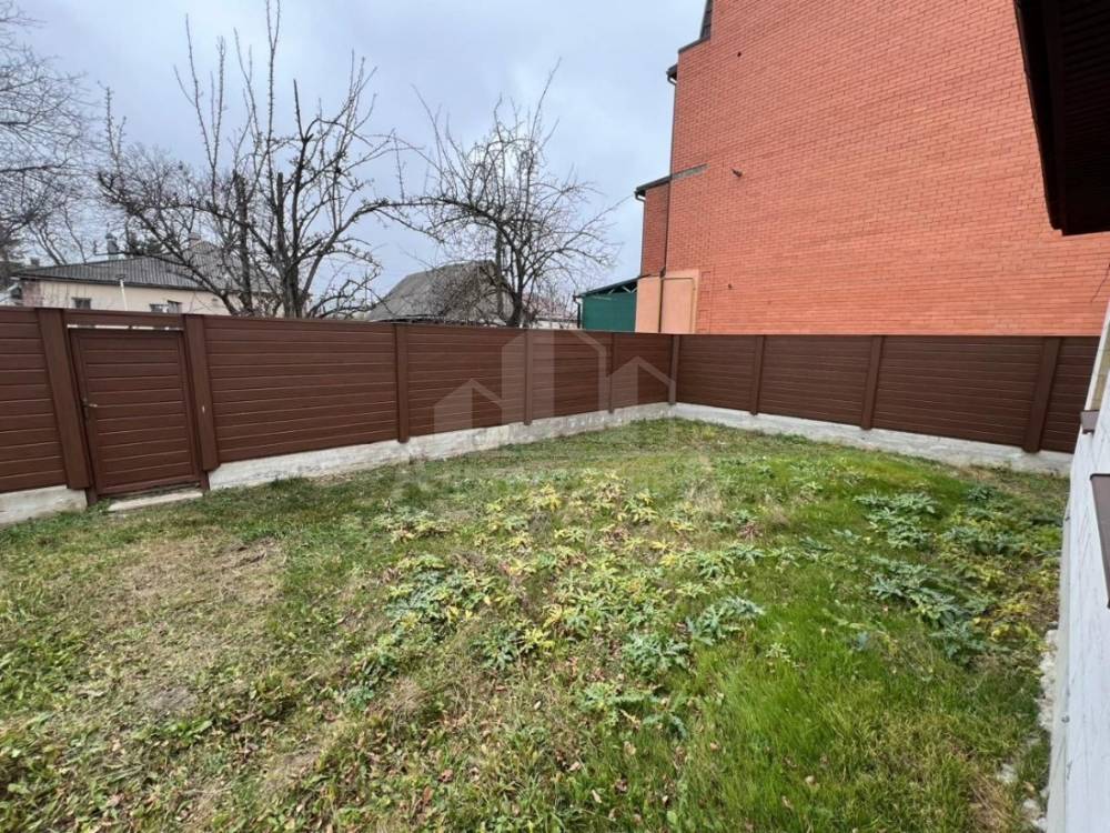 photo_5343980356627010124_y