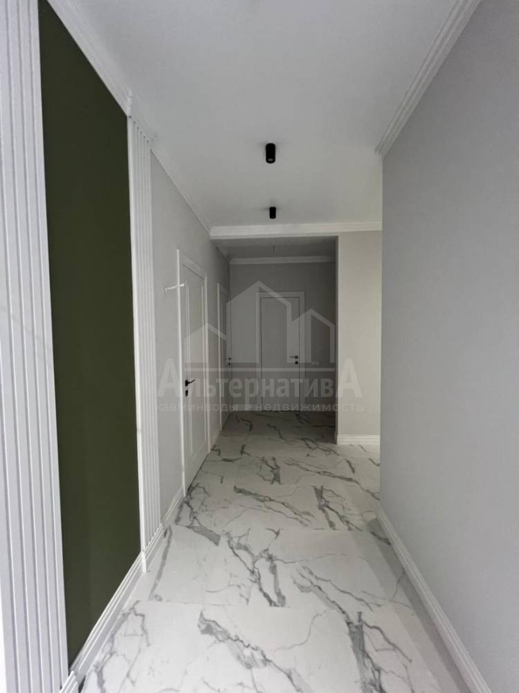 photo_5343980356627010130_y