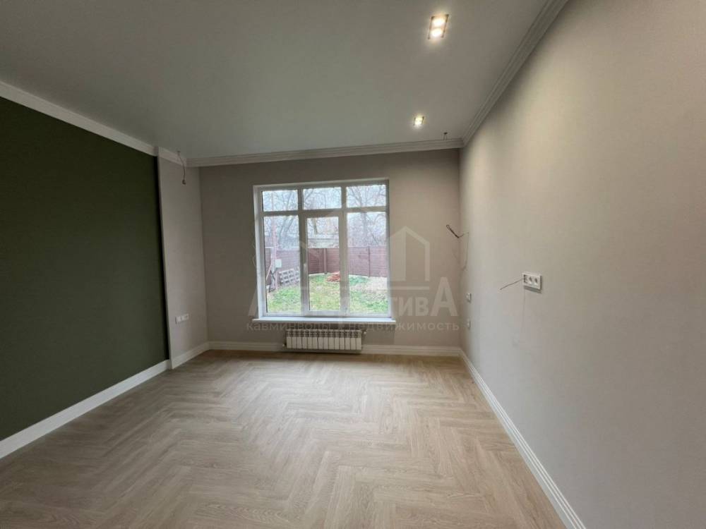 photo_5343980356627010133_y