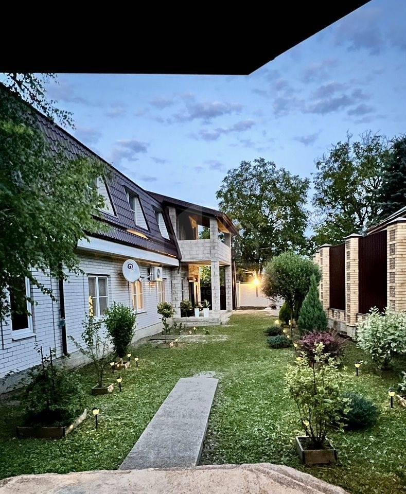 photo_5346135528266469244_y