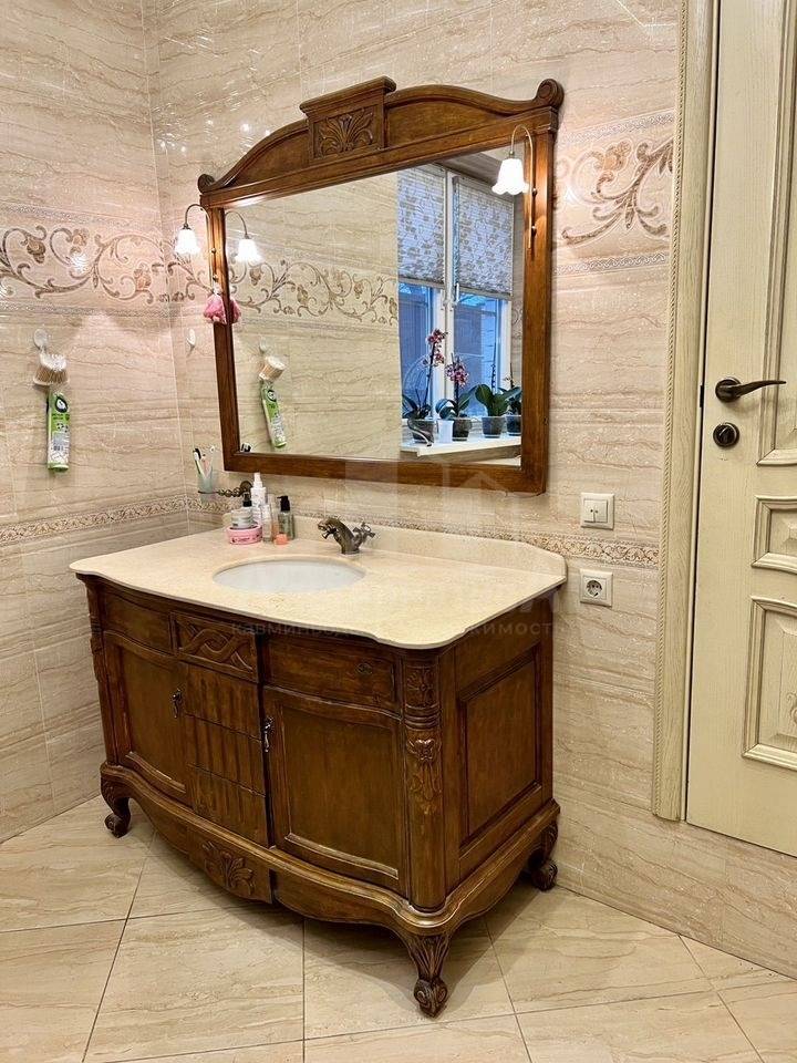 photo_5346135528266469230_y