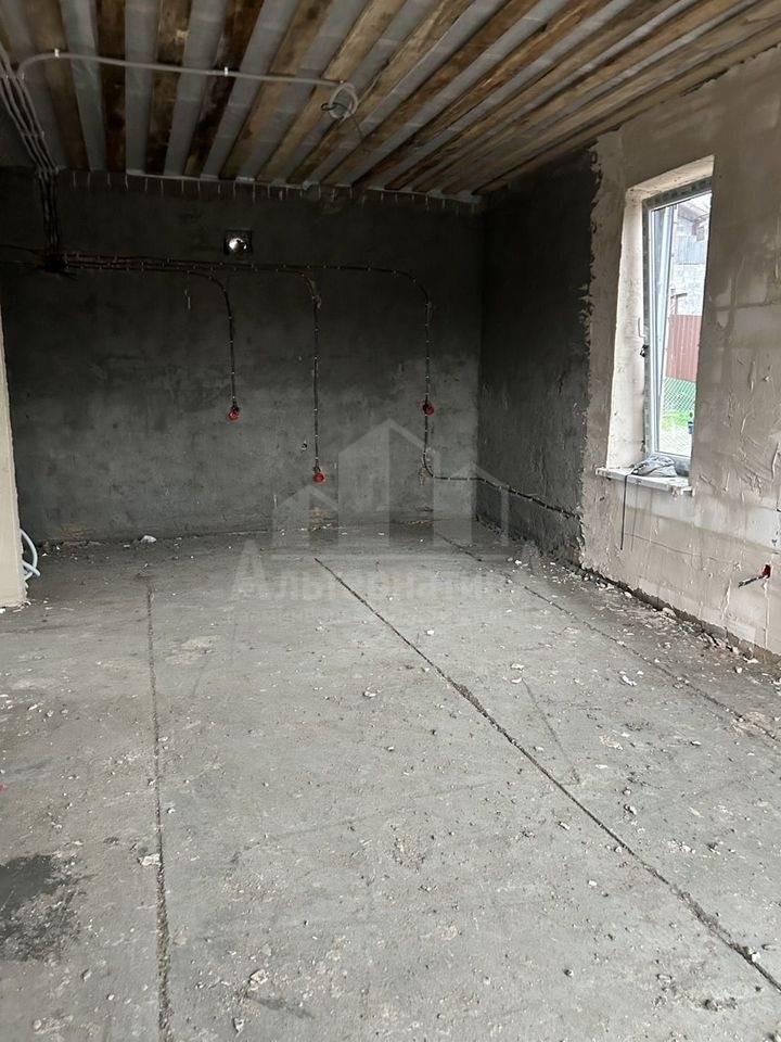 photo_5968708857640979301_y