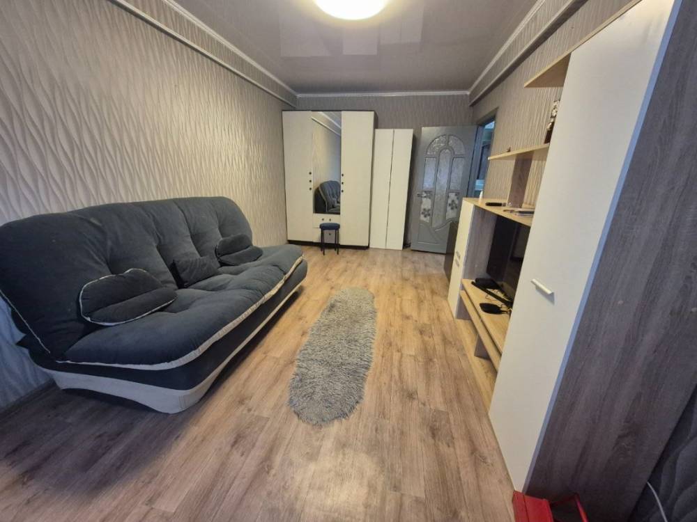 photo_5415954585349722479_y