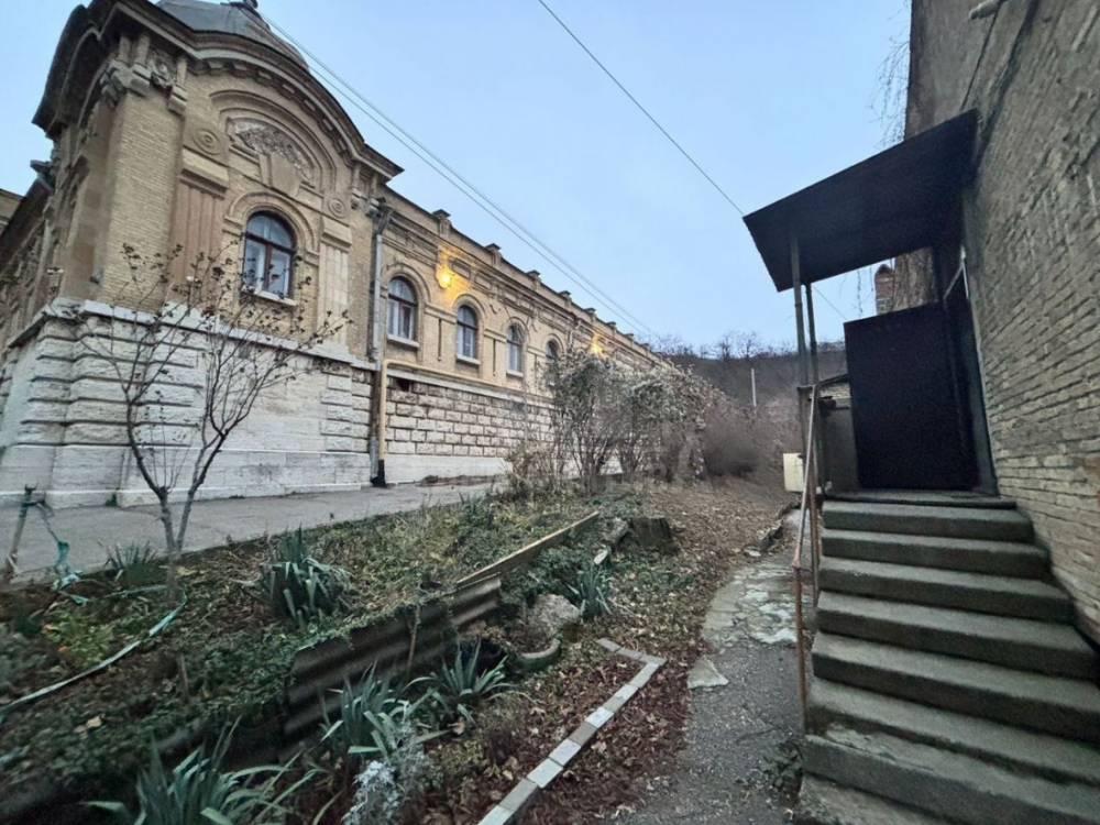 photo_5436038977707249723_y