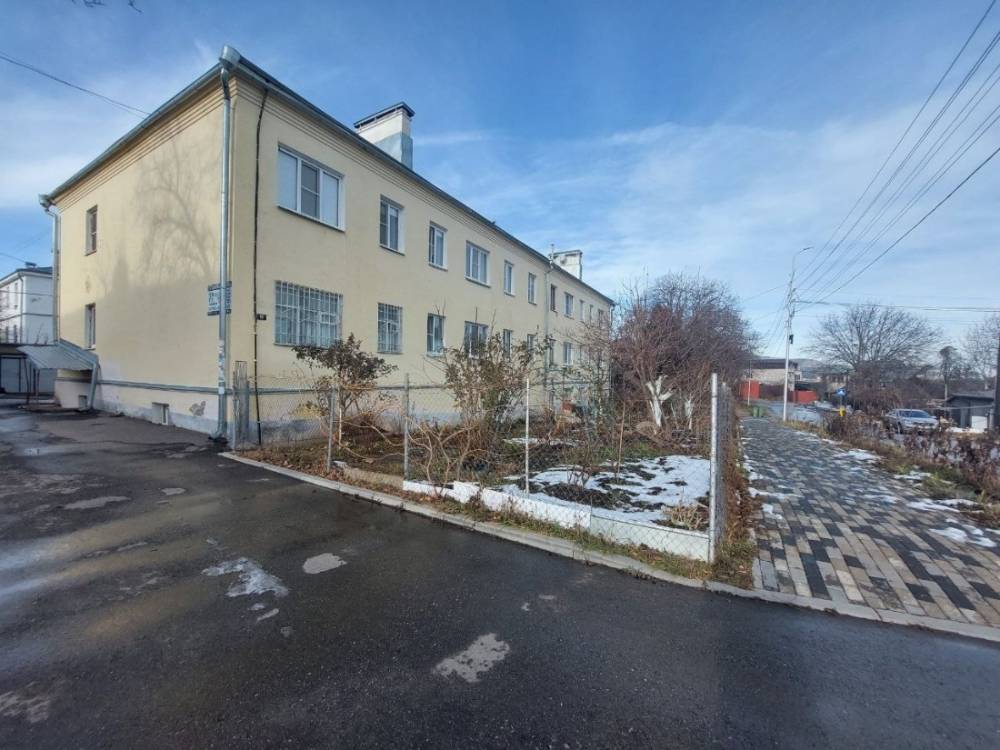 photo_5418352332447093039_y