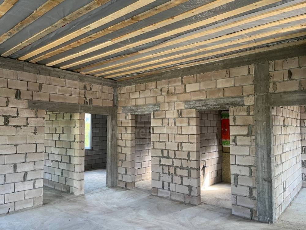 photo_5427359935428758850_y