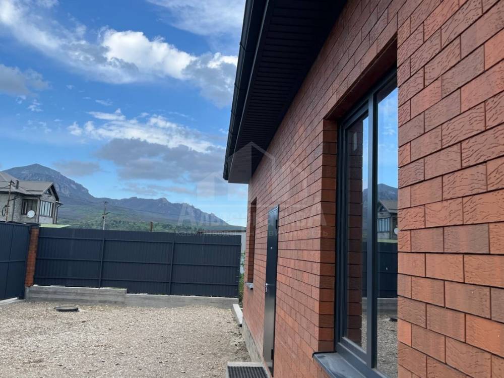 photo_5427359935428758845_y