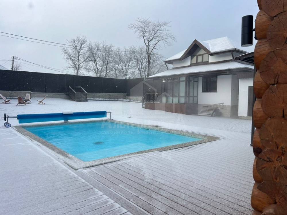 photo_5433620670601433101_y