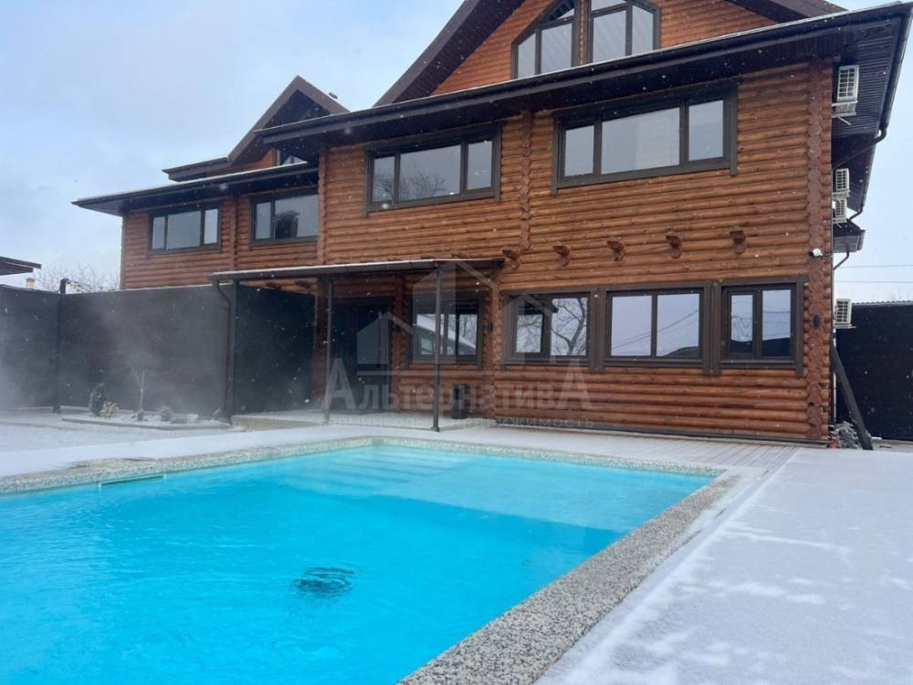 photo_5433620670601433104_y