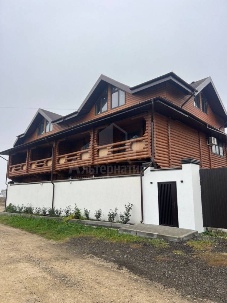 photo_5433620670601433130_y