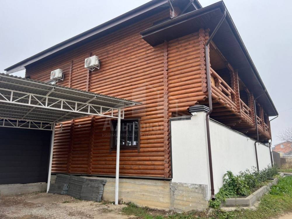 photo_5433620670601433133_y