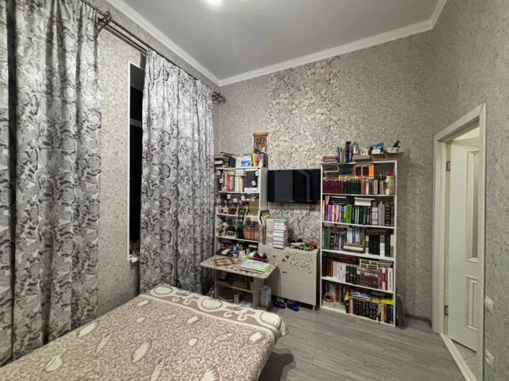 photo_5436038977707249727_y