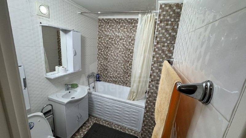 b1fe05e9-b75c-4f57-8f94-8651e7e23590