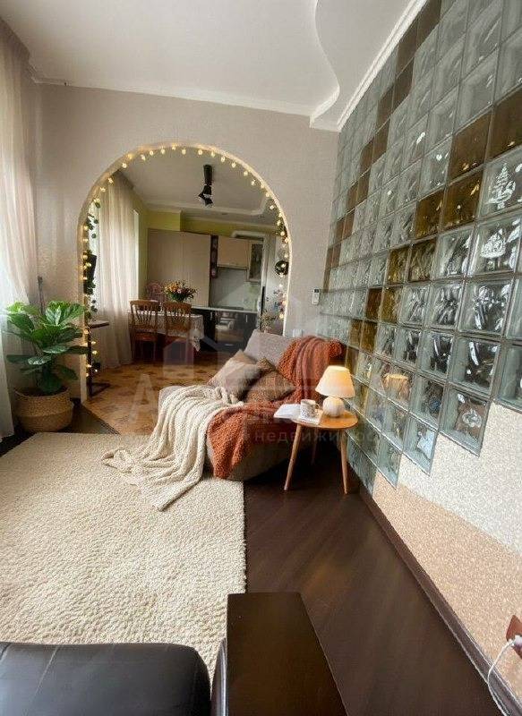 209d81c4-d9dc-495d-bdbc-c5e168218029