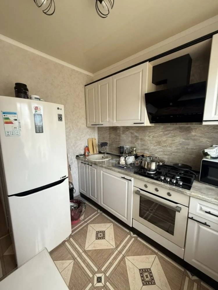 Ставропольский край, Кисловодск, 16-ой школы, Героев Медиков ул.; Квартира 32м² 5/5 эт.