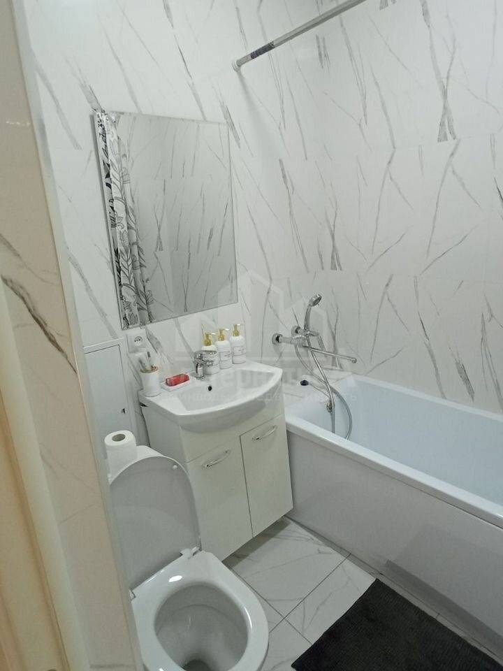 photo_5445046103947545574_y