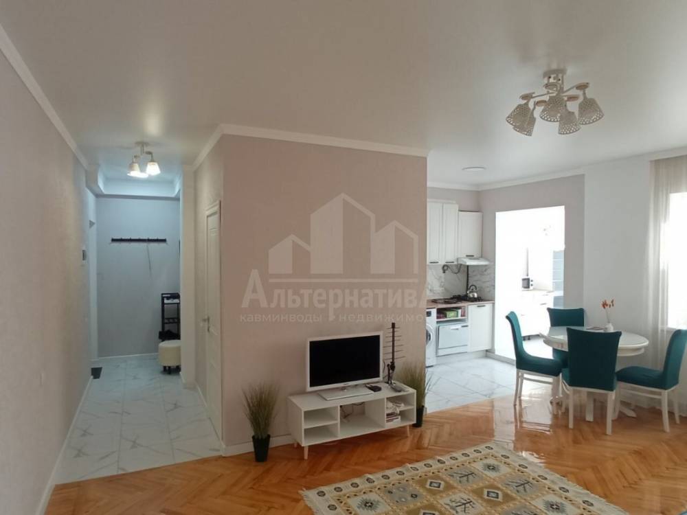 photo_5445046103947545564_y