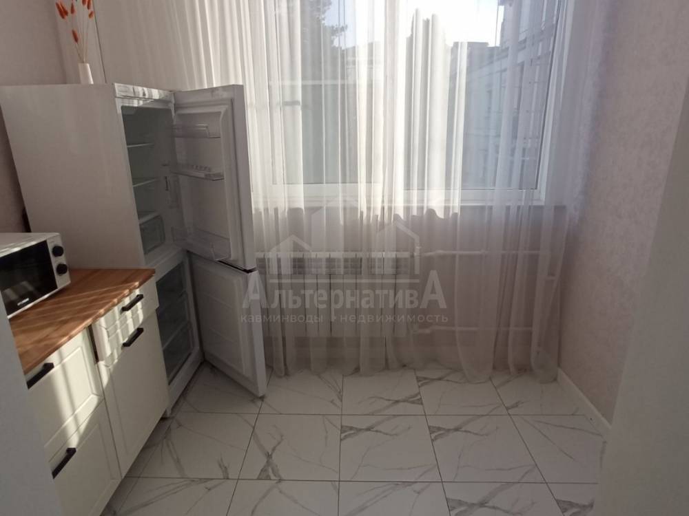 photo_5445046103947545566_y