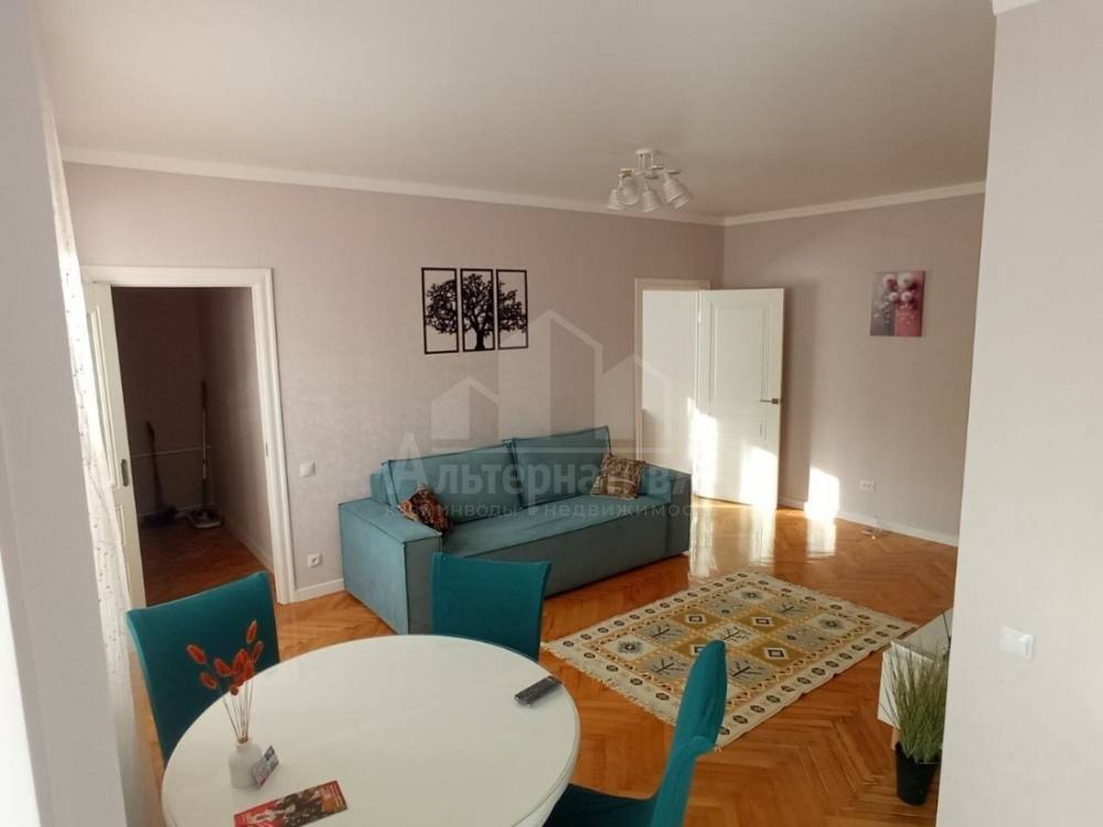 photo_5445046103947545567_y