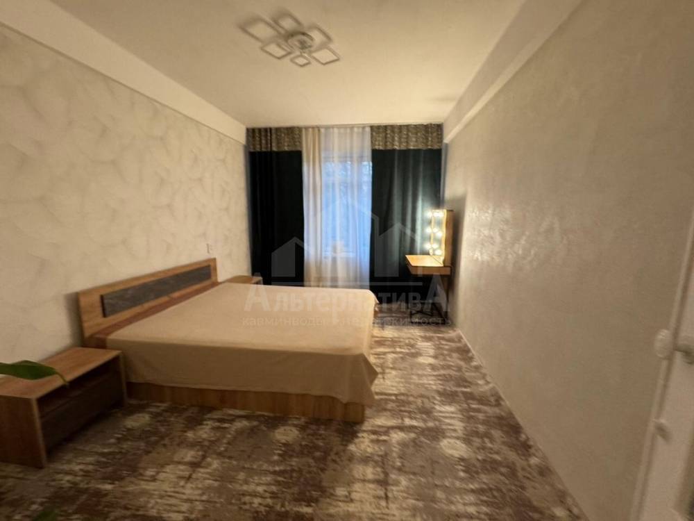 photo_5445161011502584379_y