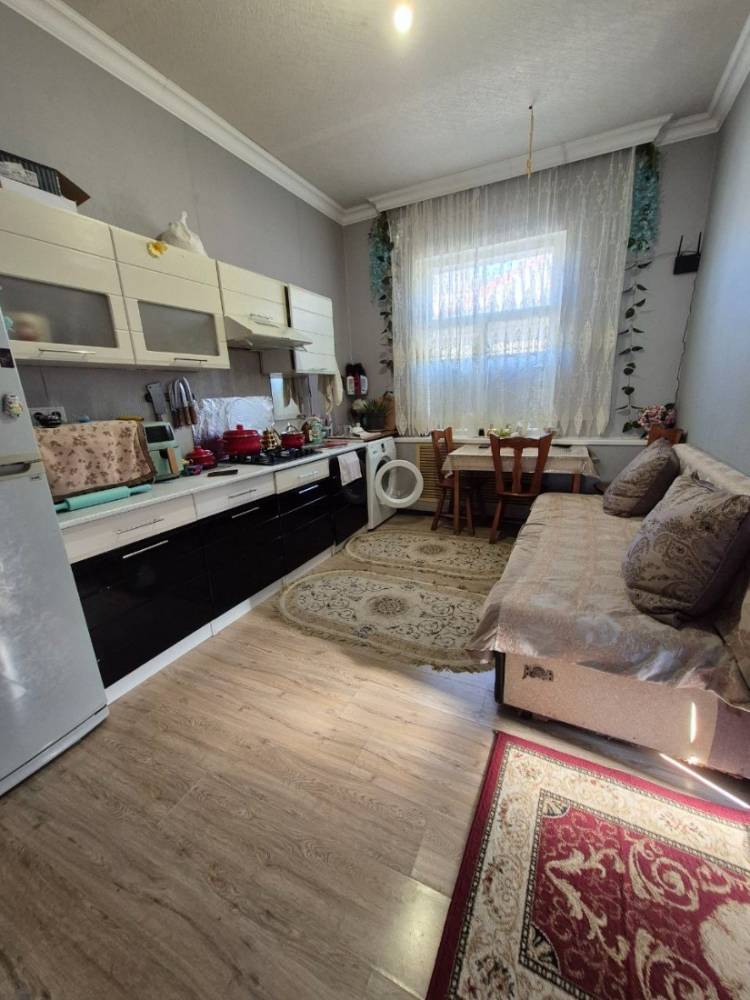 photo_5465474776588554657_y