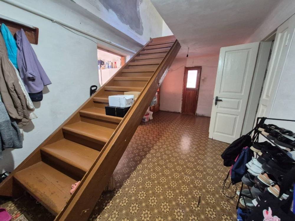 photo_5465474776588554685_y