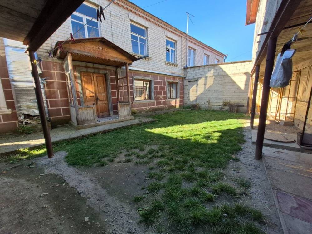 photo_5465474776588554686_y