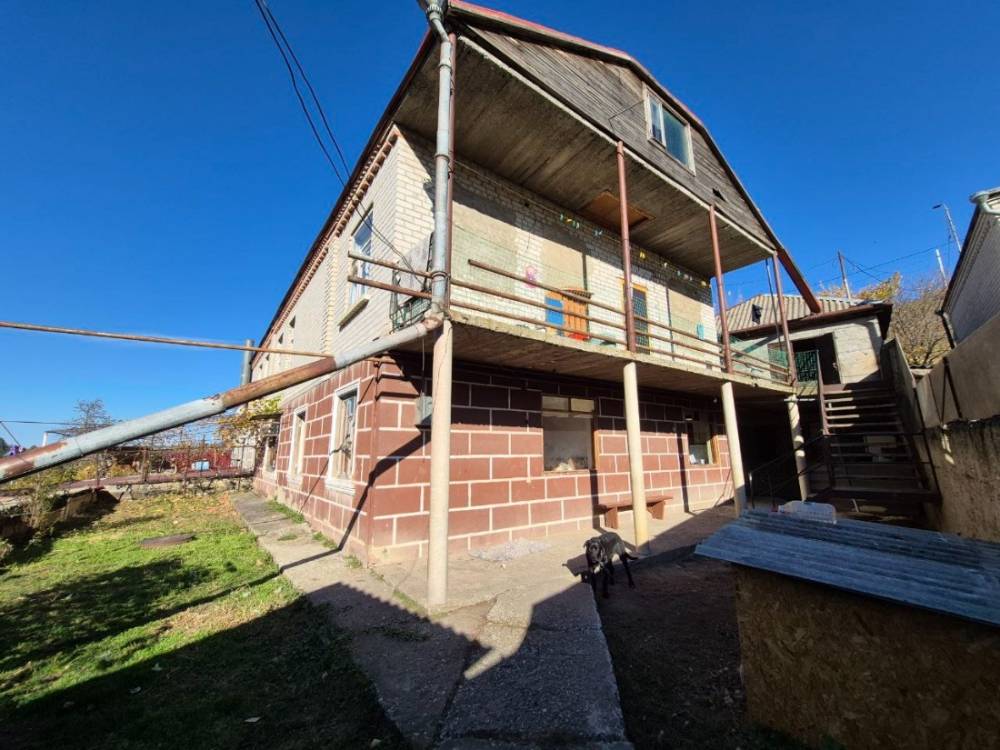 photo_5465474776588554636_y