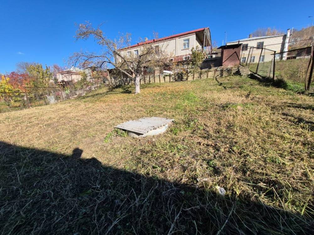 photo_5465474776588554639_y