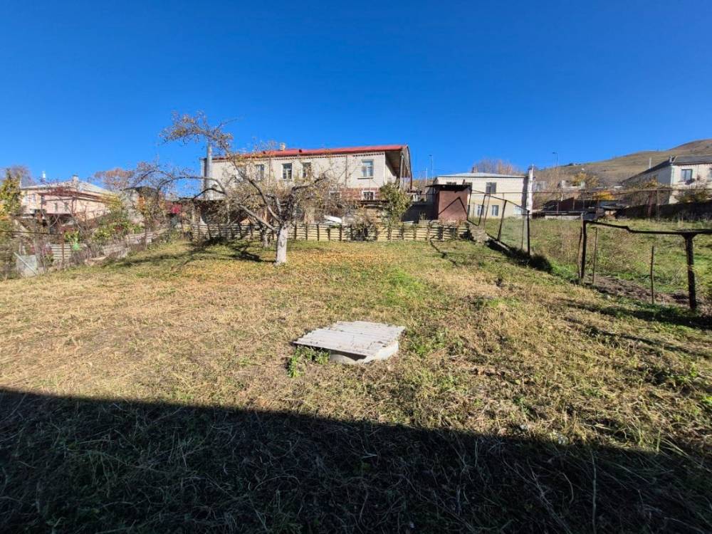 photo_5465474776588554640_y