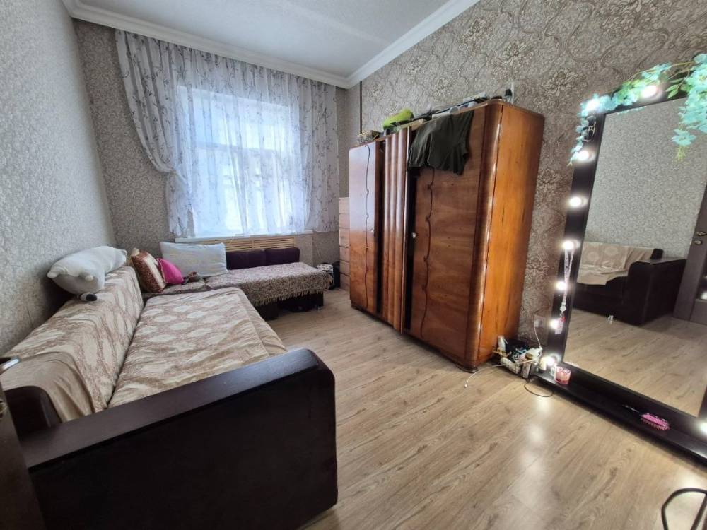 photo_5465474776588554660_y