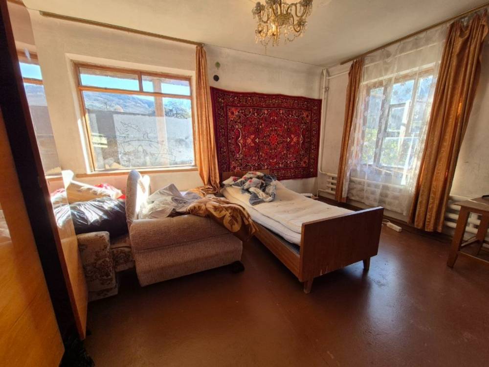 photo_5465474776588554674_y