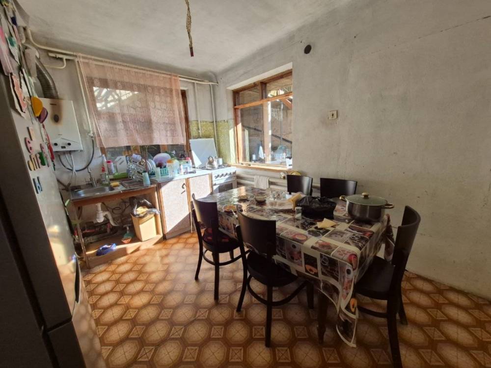 photo_5465474776588554671_y