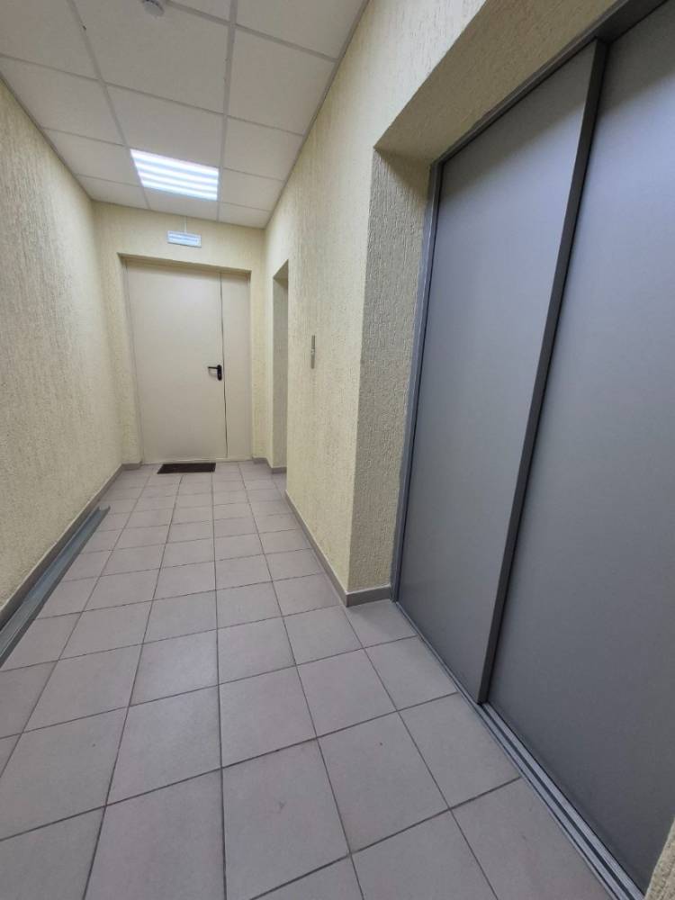 photo_5190774174484467745_y