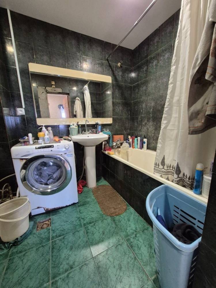 photo_5431487910101323110_y