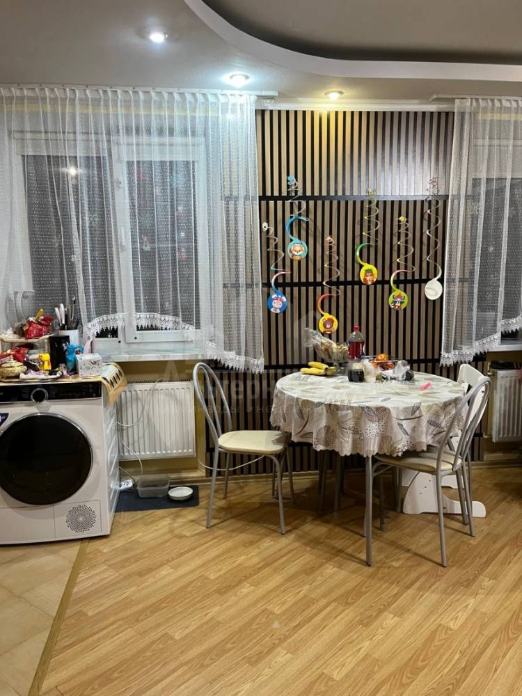 photo_5456591852212523805_y