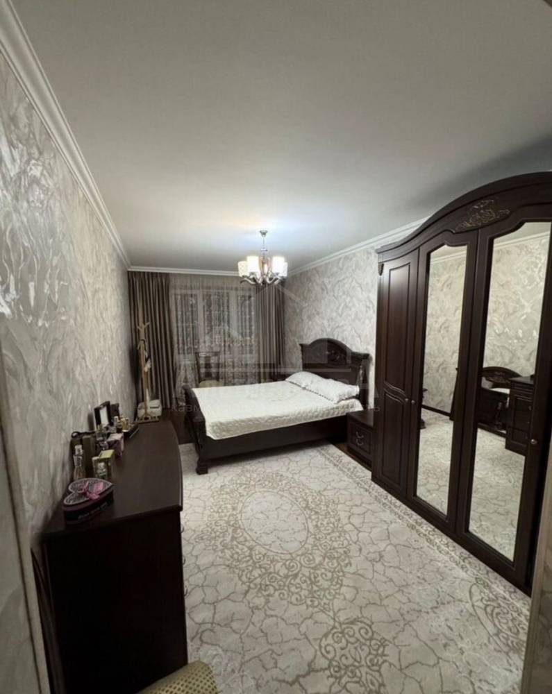 e0735d98-17fb-4b1d-83cd-ed87ee7b4ed5