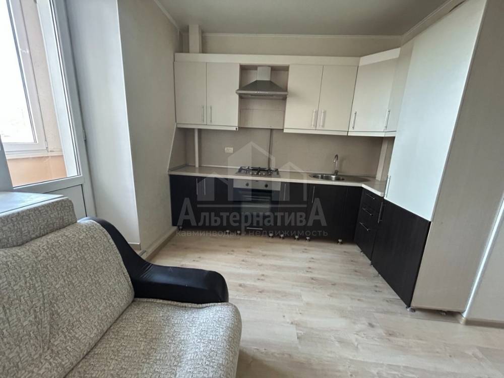 photo_5465175765260374179_y