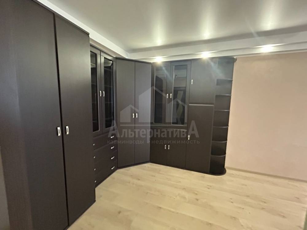 photo_5465175765260374175_y