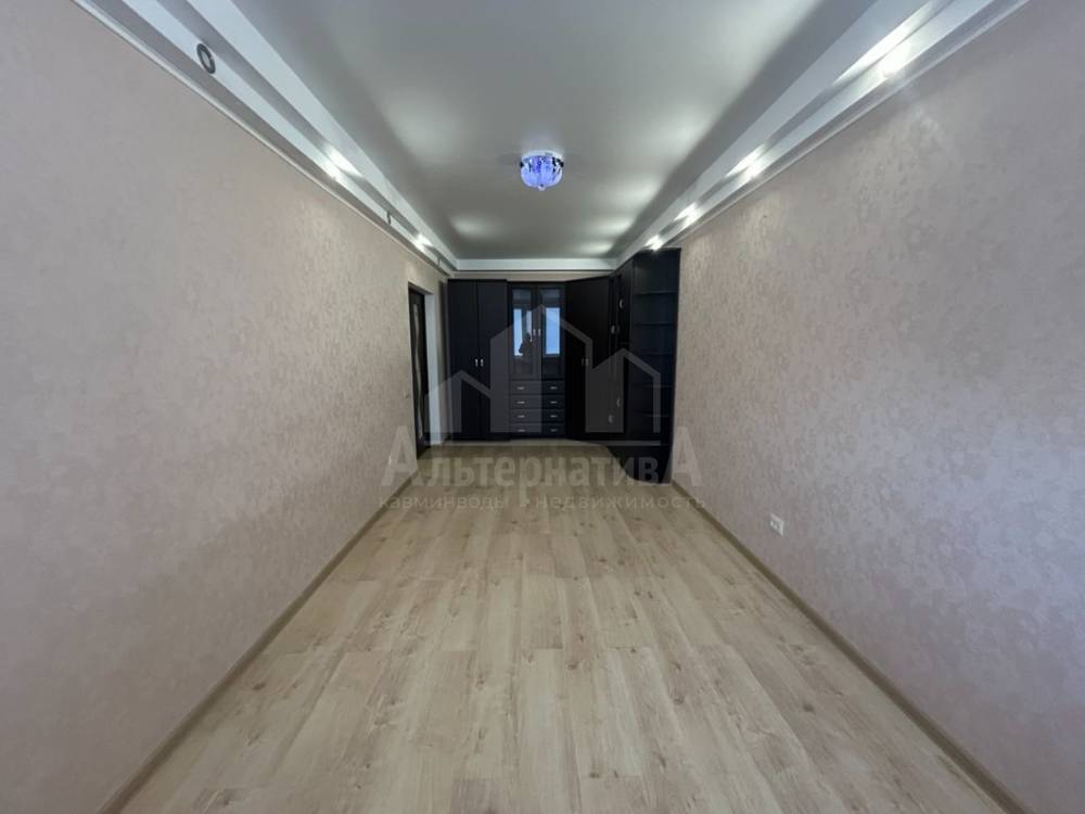 photo_5465175765260374177_y