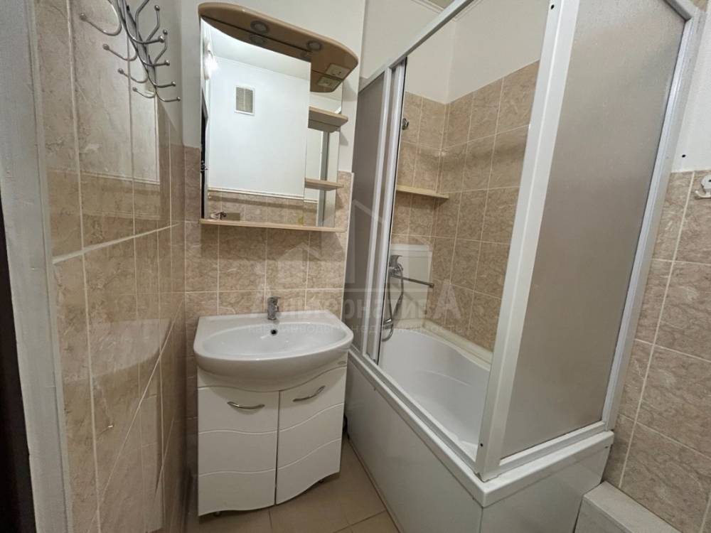 photo_5465175765260374183_y