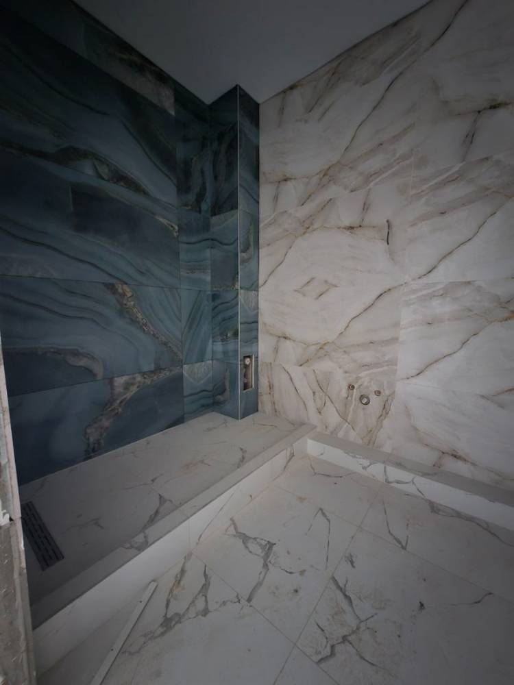 photo_5190774174484466468_y