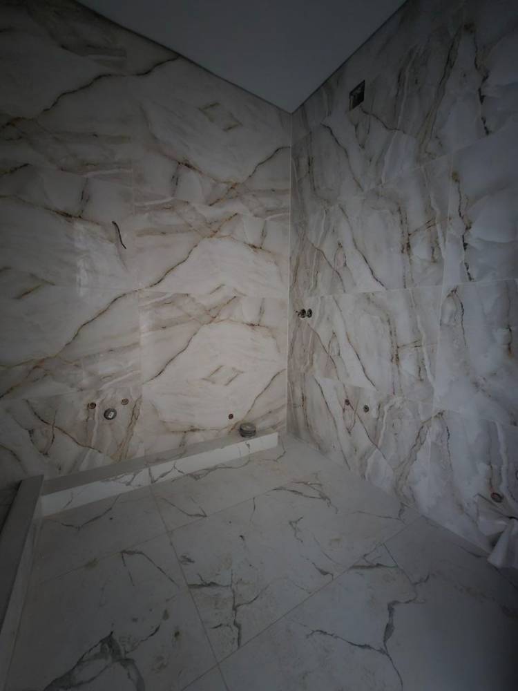 photo_5190774174484466469_y