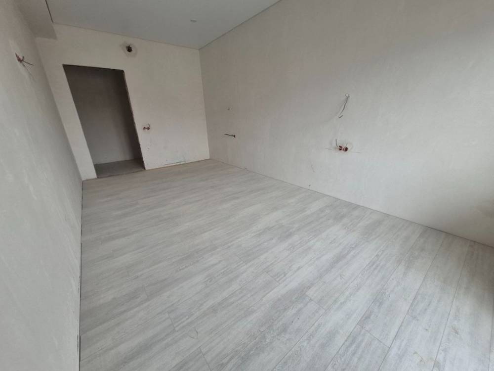 photo_5190774174484466475_y