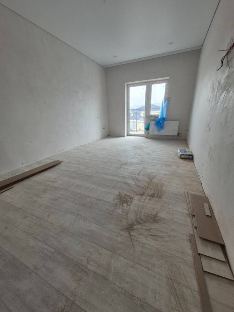 photo_5190774174484466459_y